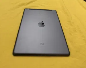 IPAD 8 / wifi + sim