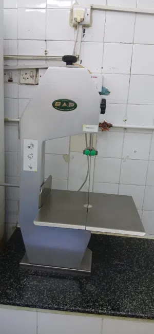 fish and meet cating machine    made in Italy