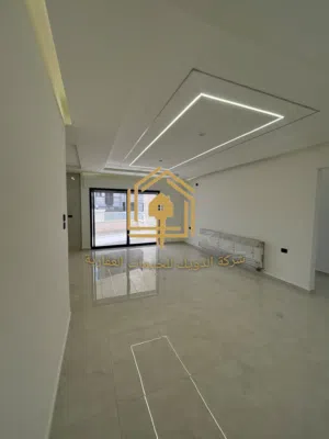 شقة * لم تسكن * 3نوم * 210م * ترس * موقع مميز * طريق المطار