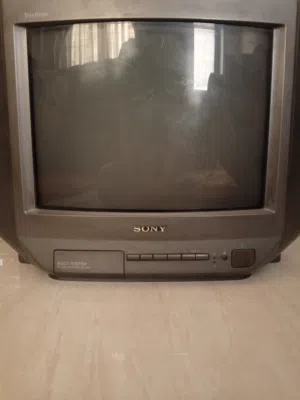 تلفزيون سوني ترينترون أصلي ياباني أنتيك نظيف شغال 100% مع الريموت
