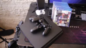 Playstaion 4 Slim 500GB +5 Games