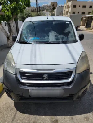 بيجو فان بارتنر 2017 بنزين للبيع