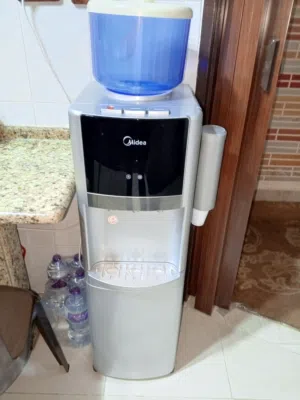 كولر ماء حجم كبير حامي بارد نوع ميديا ممتاز مستعمل بحاله جيده جدا شغال ميه ميه