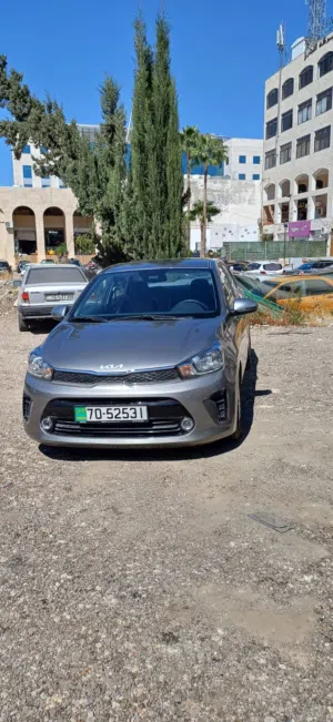 Sedan Kia in Amman