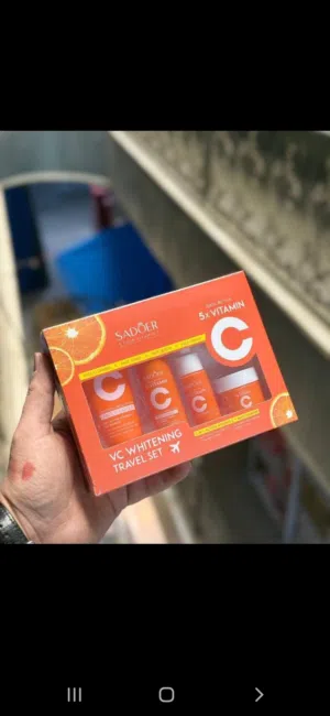 بكج SADOER بفيتامين C – إشراقة مضاعفة في كل سفر مجموعة مكونة من 4 قطع بتركيبة مركّزة من فيتامين C