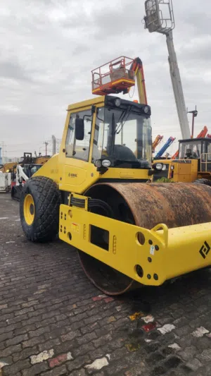 BOMAG. 2013.BW211D-40
