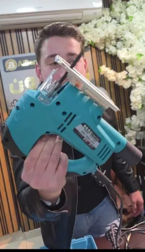 جكسون نصلات كهربائي – تحكم ودقة من أول قصّة 710 واط قوة فعلية 5 نصلات استخدامات متعددة فحمات إضافية