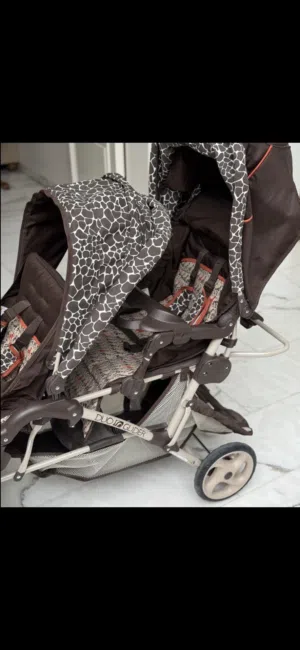 عرباية توأم Graco