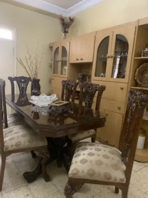 طاولة سفره استعمال بسيط بسعر مغري