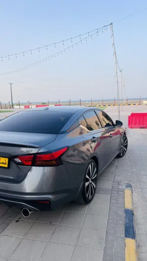 Used Nissan Altima in Al Batinah