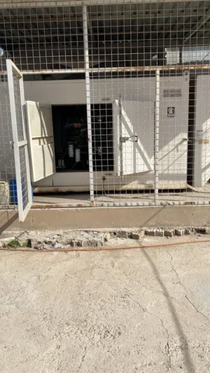 مولدة بيركنز (250-275 KVA) مع خزان وقود 3000 لتر