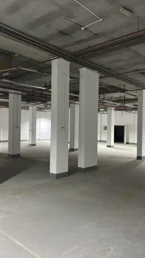 Full building in shuikh industrial for rent