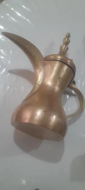دلة قهوة نحاس صناعة يدوية قديمة