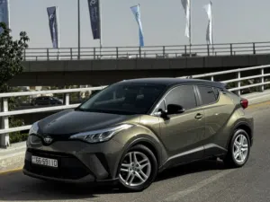 تويوتا C-HR موديل 2021 7 جيد ولا ملاحظه فل كامل عدا الفتحه بحاله الوكاله بسعر مميز جدا