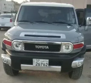 للبيع تويوتا اف جي  موديل 2019  لون اسمنتي  درجه الاولى  كامل مواصفات  ماشي 77 الف صبغ وكاله بالكامل