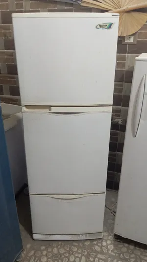 Refrigerators . Toshiba . Used3