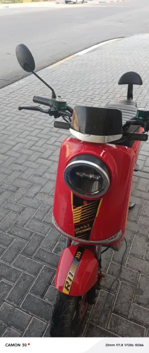 دراجه شحن للبيع كلشي مابيه
