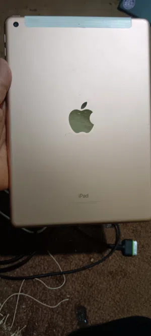 Apple iPad 6 128 GB in Farwaniya