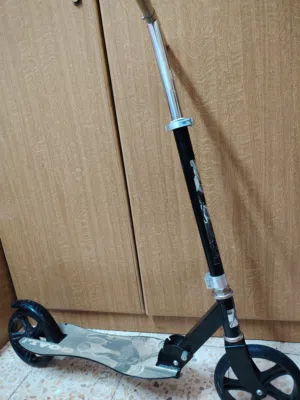 سكوترات للبيع بحالة ممتازة