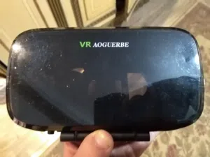 نظارة VR أمريكي بالعلبة الأصلية والريموت – حالة ممتازة