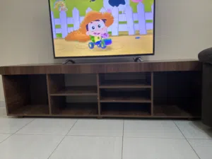 طاولة تلفزيون
