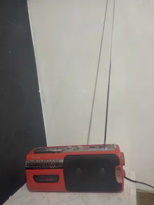 راديو مع مسجل انتيكا اصدار 1979 شغال كل اشي