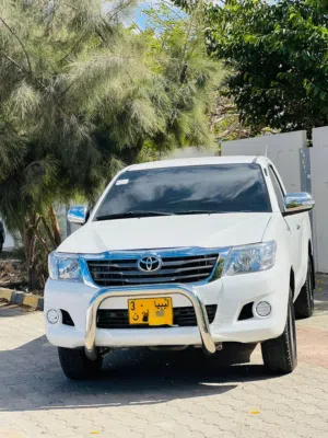 تيوتا هيلوكس للبيع.......فرده......