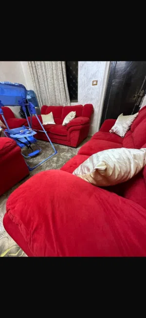 طقم كنب لم يستعمل الافترة قصيرة جدا