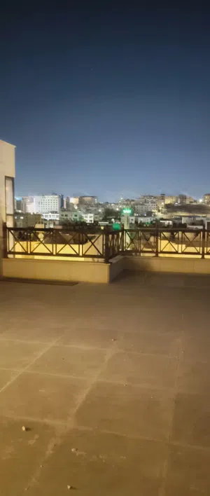 اخير مع روف خلدا العوجانيه بالقرب من المعارف جديد لم يسكن من المالك مباشره بسعر مغري جدا جدا