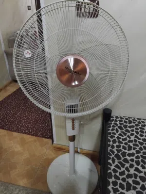 مروحه استعمال مرة واحده وعدم استعمالها لوجود مكيف