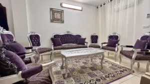 طقم كنب خشب زان كامل مع طاولة وسجادة وبرادي