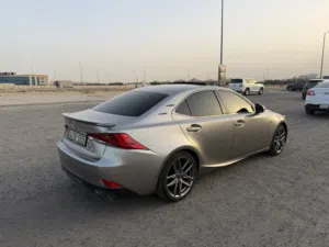 Used Lexus IS in Farwaniya