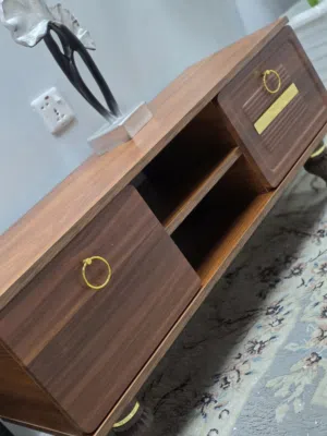 ميز بلازما بتصميم مودرن حديث والوان مميزه وقياسات 100/120/140