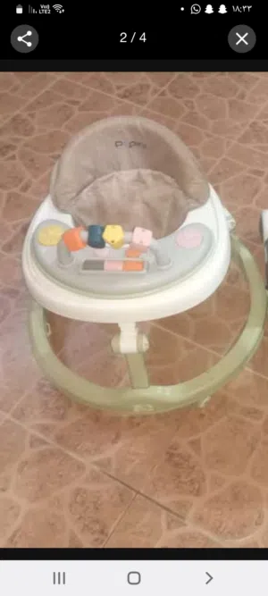 يوجد عدد من الجالوسيات ولمشايات بحاله نظيفة وممتازه