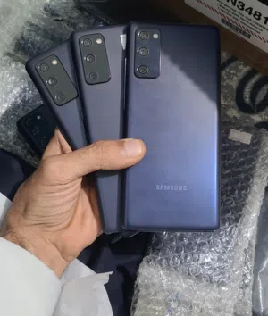 Samsung Galaxy S20 FE 5G 128 GB in Sana'a