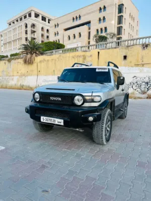 Used Toyota FJ in Tripoli