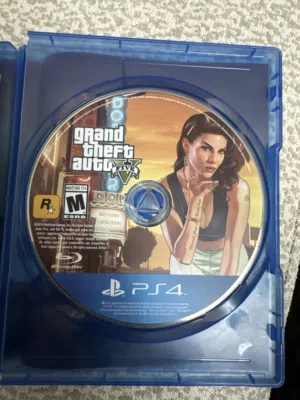 � للبيع لعبة GTA V الأصلية ال PS4