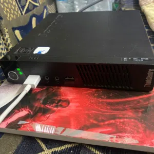 حاسبه lenovo مكتبيه للبيع مستعمله نضيفه جدا للطلاب