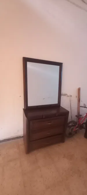 غرفه نوم شباب خشب لاتيه تخت واحد الغرفه فقط