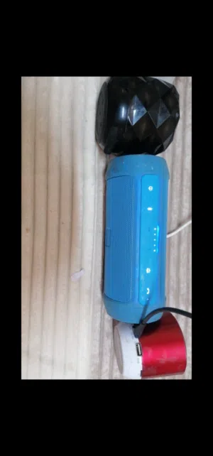 مواصفات الغرض/3 سماعات يعمل بالفلاش او ميمري صغير