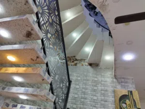 بيت للبيع في منطقة الجبيله بناء حديث ثلاث طوابق