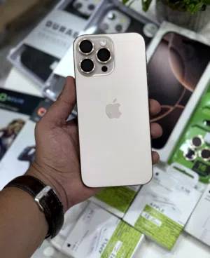 عرض خاص :iPhone 16 pro max 256GB بالذاكرة 256جيجا هاتف بحالة الوكالة و بأقل سعر