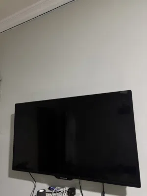 تلفزيون مستعمل نظيف