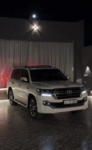 Used Toyota Land Cruiser in Kuwait City
