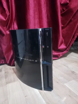 بلاستيشن 3 مهكر جاهز للبيع عرطه مع الوصلات ويد تحكم