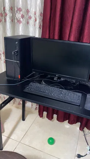 جهاز كمبيوتر للبيع  Lenovo i3-7100 RAM 4 غيغابايت Windows 10 الأصلي