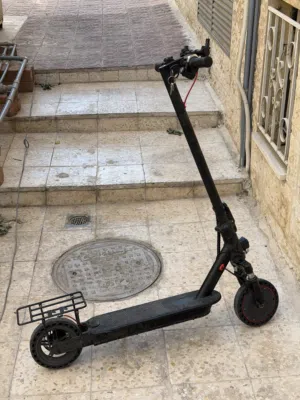 Xiaomi scooter سكوتر شاومي بحالة ممتازة للبيع معدل بورد قوي جدا