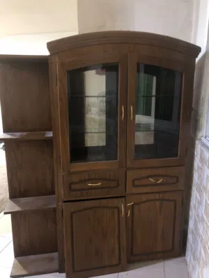 خزانة عرض خشبية متعددة الاستعمالات