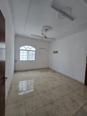 100 m2 3 Bedrooms Apartments for Rent in Muscat Al-Hail
