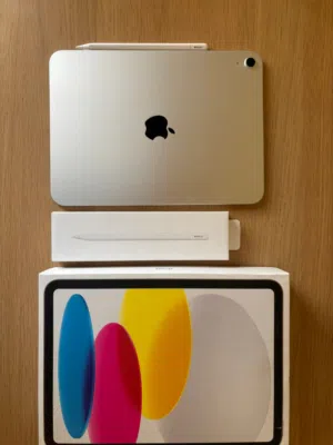 Apple 11-inch iPad (A16), 128GB, Wi-Fi 6, Silver بطارية 100٪ واتشحن 4 مرات بس  استعمال أقل من